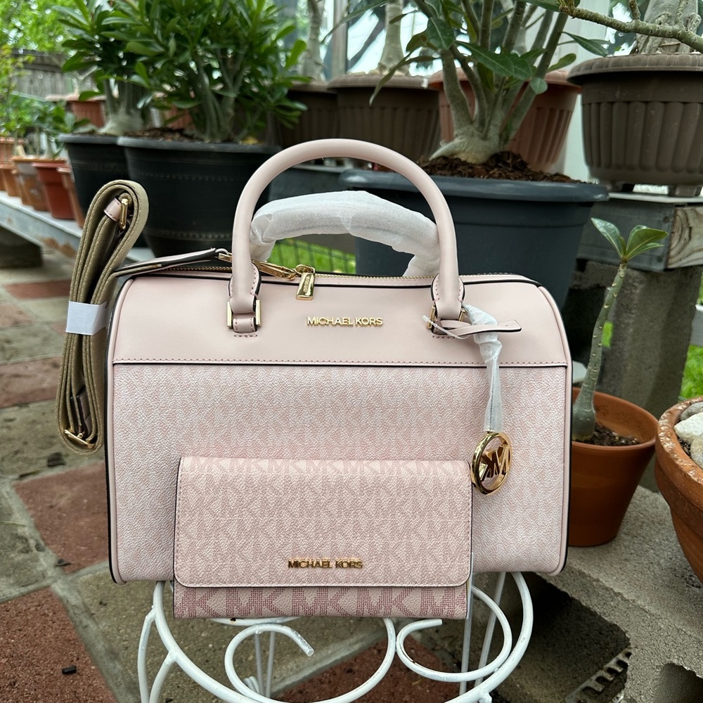 MICHAEL KORS Pink Satchel Handbag with Matching Wallet